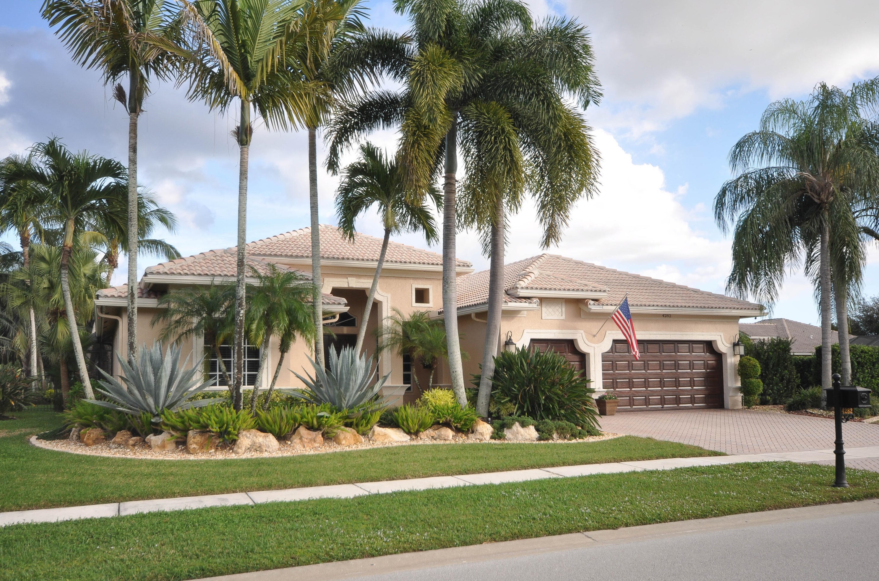 4282 Wellington Shores Dr, Lake Worth, FL 33449-8352