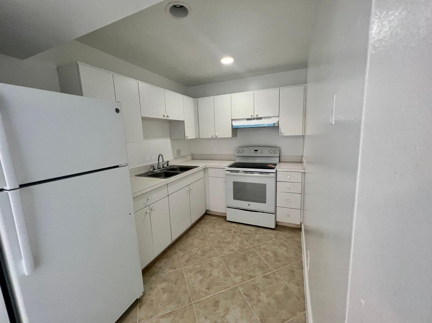 218 7th St Apt 4, West Palm Beach, FL 33403