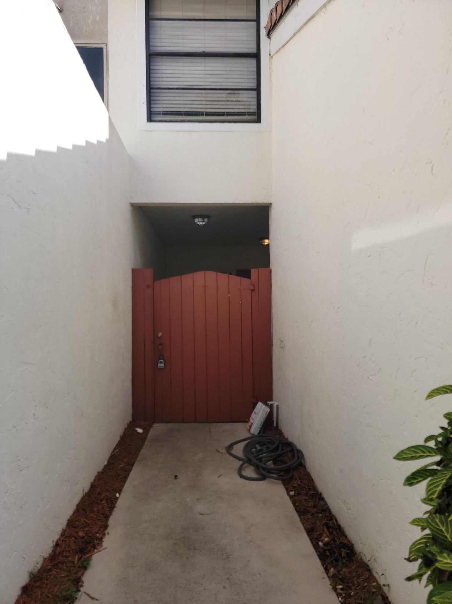 1800 Embassy Dr #129, West Palm Beach, FL 33401