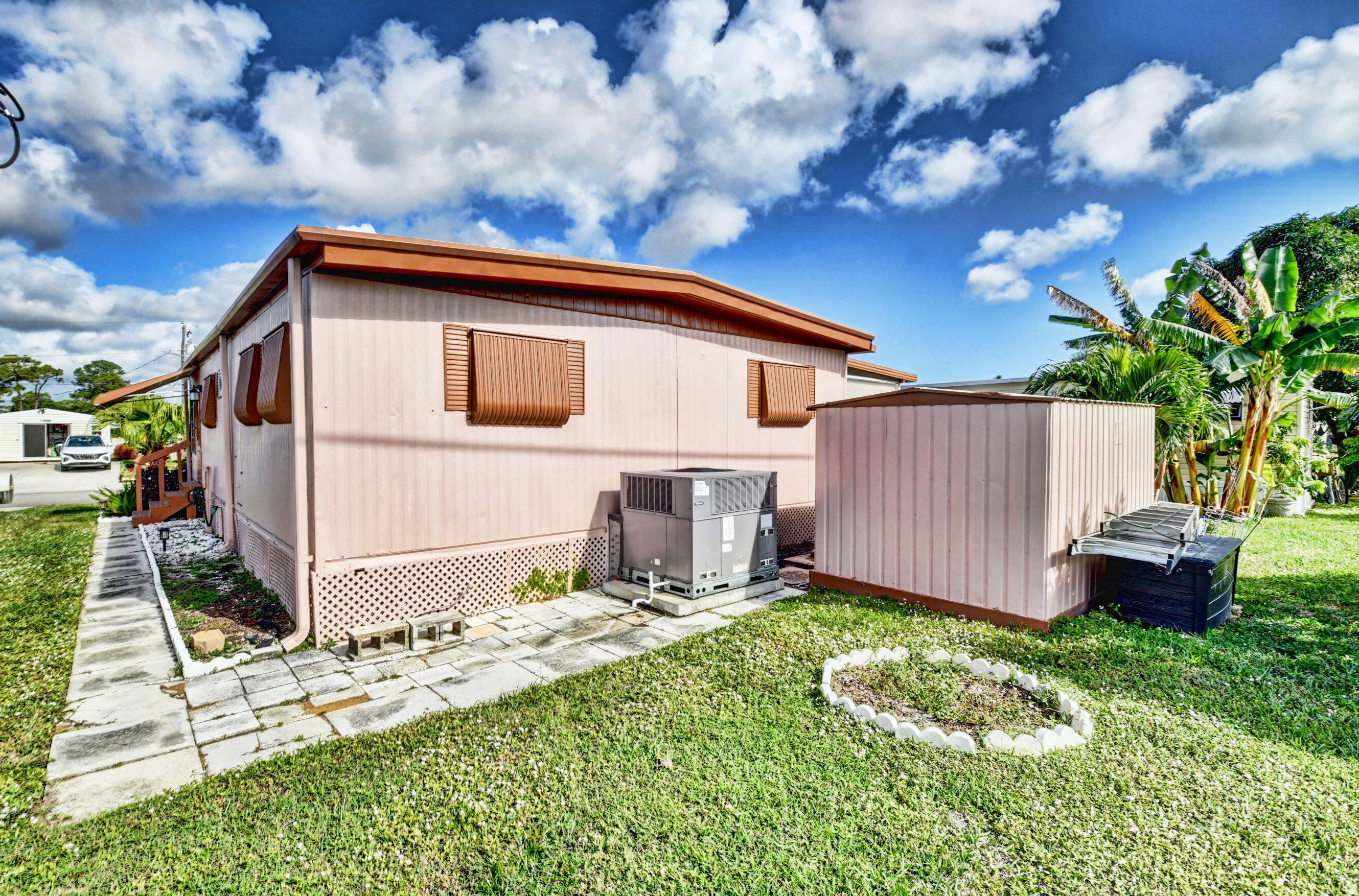 4434 Mockingbird Dr, Boynton Beach FL  33436-2640 exterior