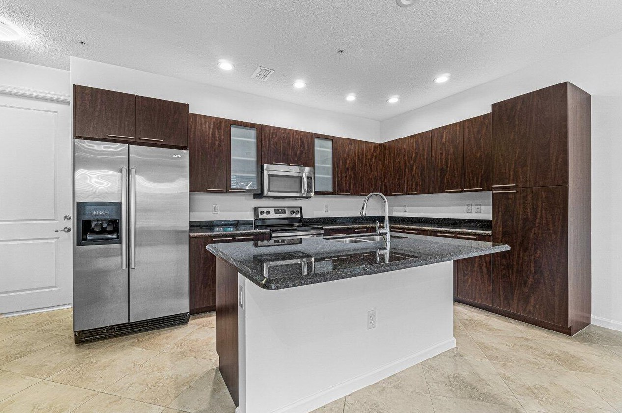 5075 Nw 14th Way, Boca Raton, FL 33431