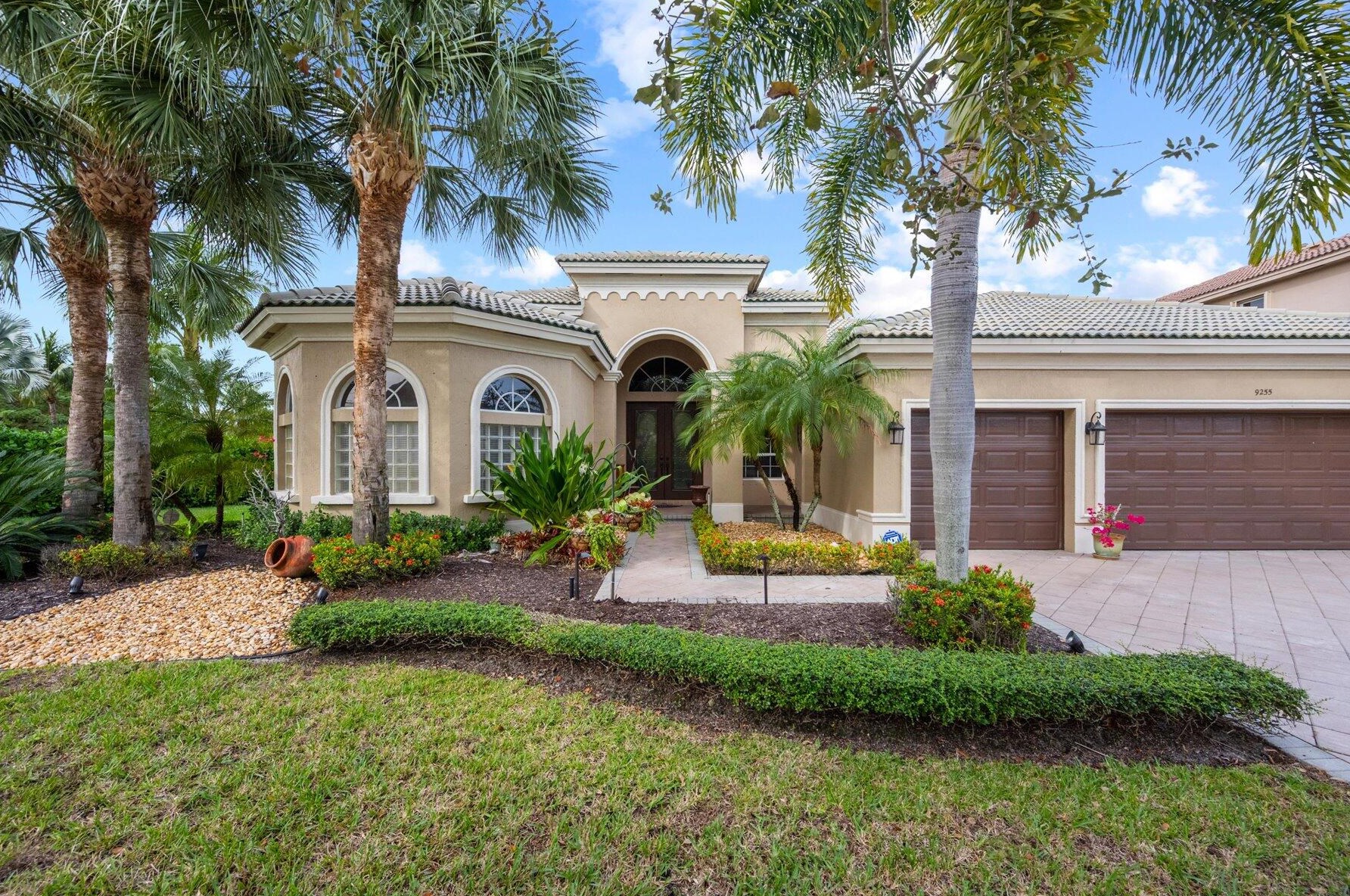 9255 Pineville Dr, Lake Worth, FL 33467