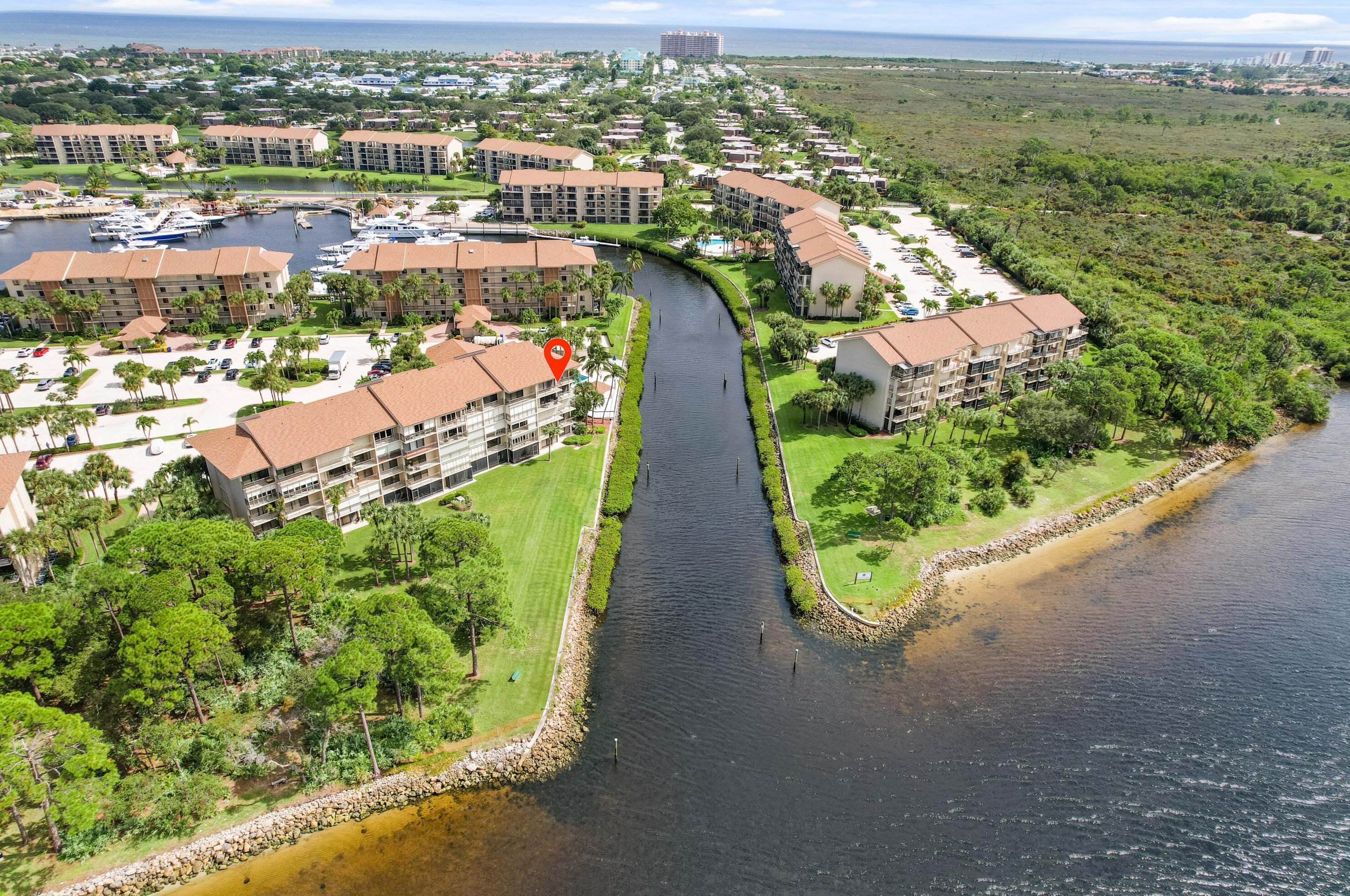 2201 Marina Isle Way, Jupiter FL  33477-9436 exterior