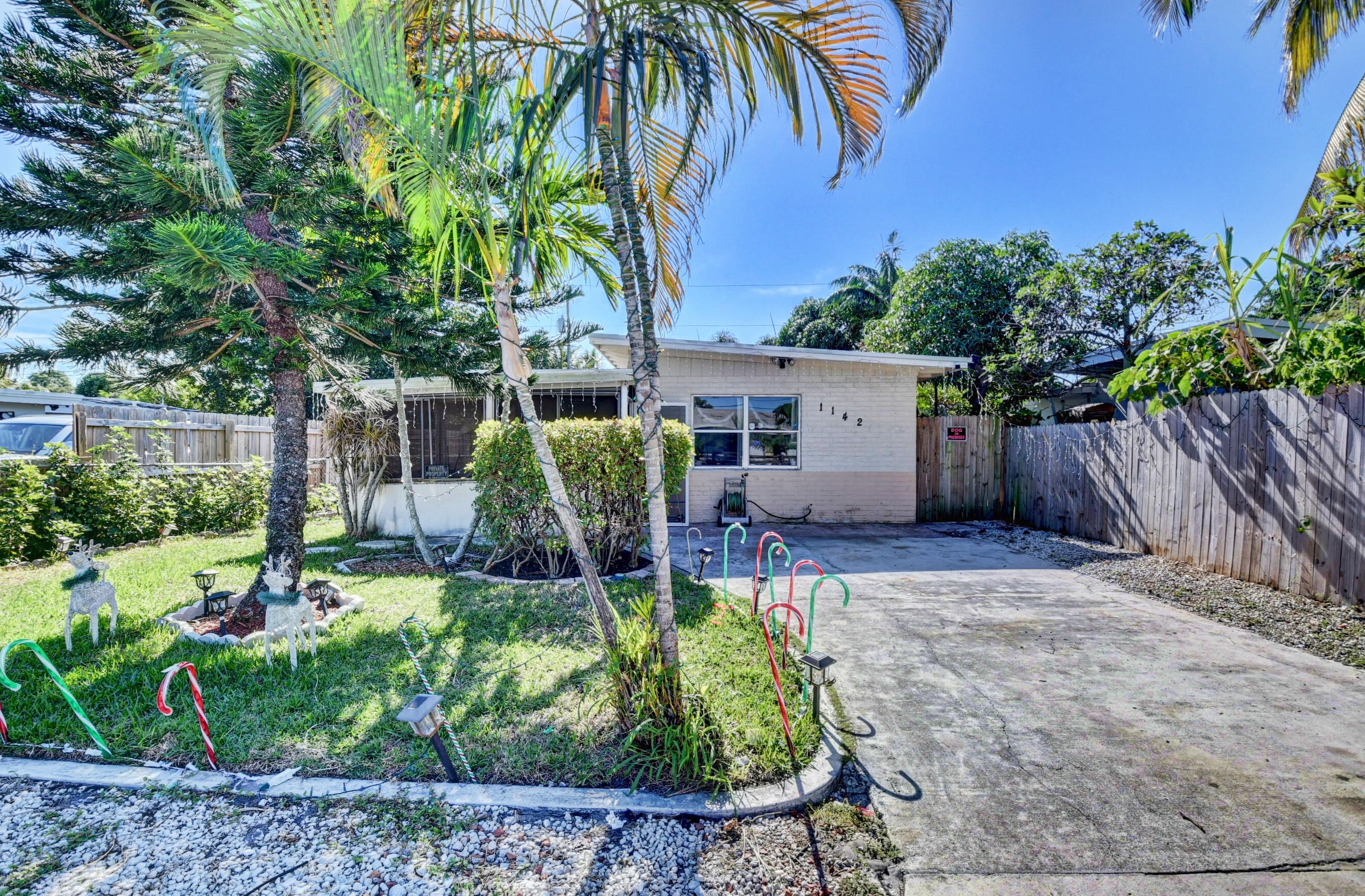 1142 Highland Rd, Lake Worth, FL 33462-6114