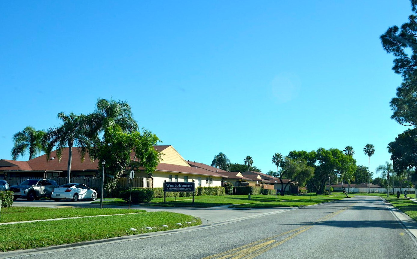 4304 Woodstock Dr #d, West Palm Beach, FL