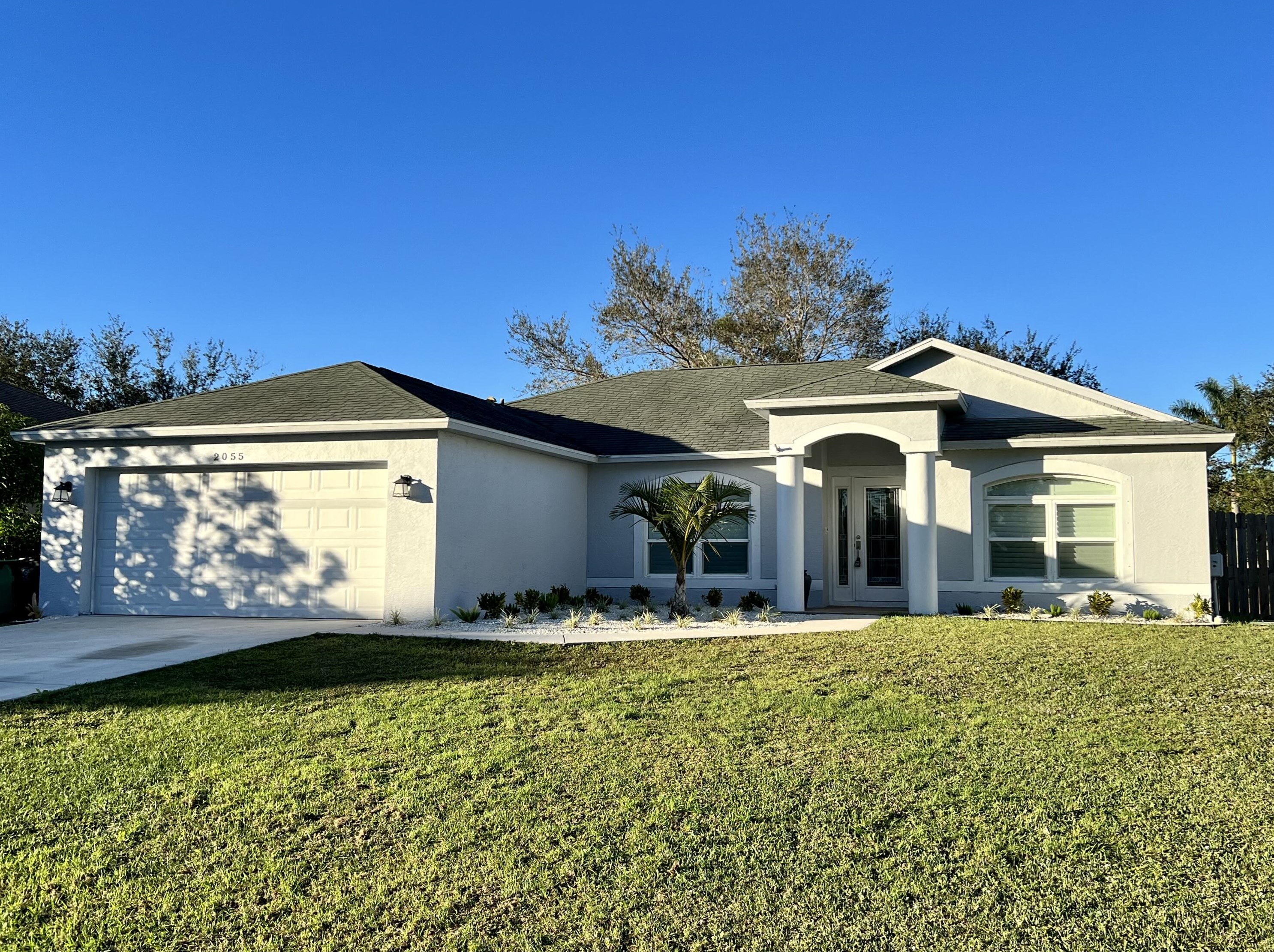 2055 Sw Bellevue Ave, Fort Pierce, FL 34953