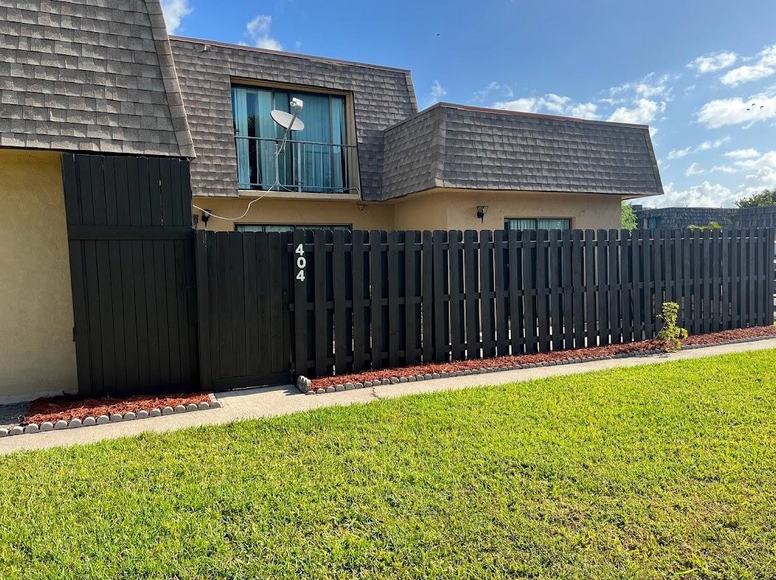 404 Waterview Dr, Lake Worth, FL 33461