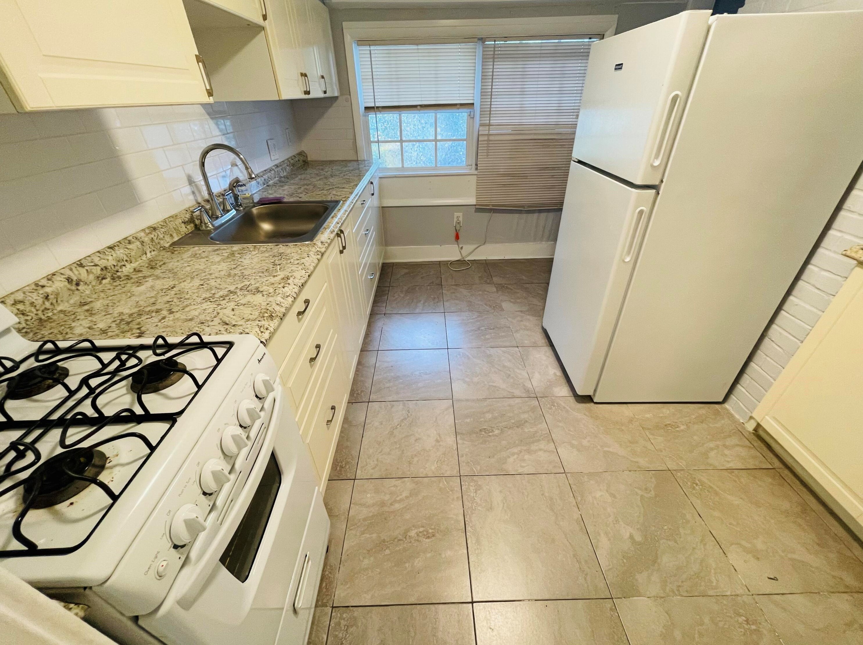 713 N Federal Hwy #1, Lake Worth, FL 33460