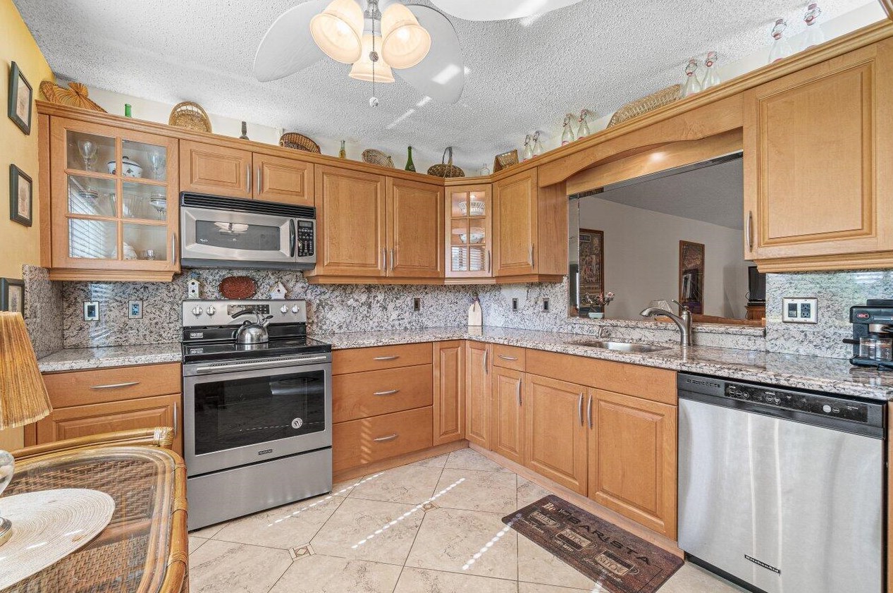 23373 Barlake Dr, Boca Raton, FL 33433-7386