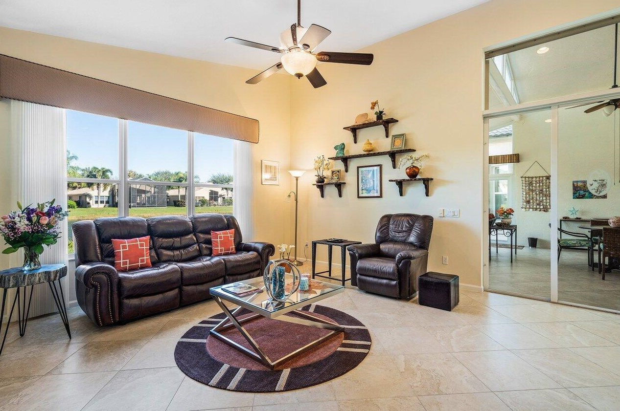 7038 Great Falls Cir, Boynton Beach FL  33437-3998 exterior