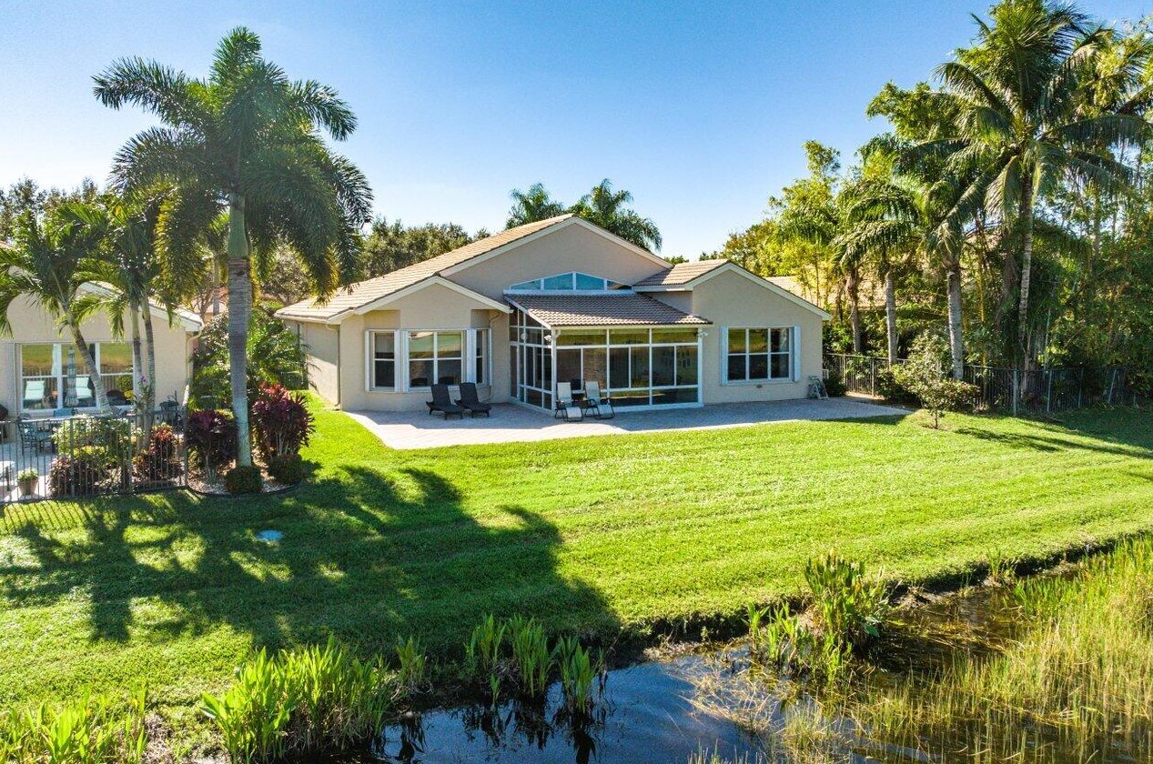 7038 Great Falls Cir, Boynton Beach FL  33437-3998 exterior