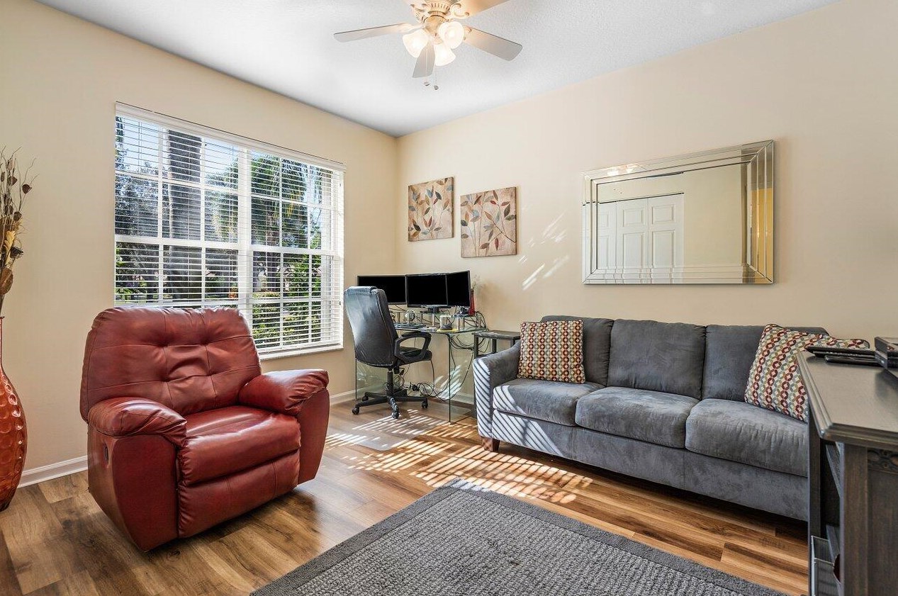 7038 Great Falls Cir, Boynton Beach FL  33437-3998 exterior