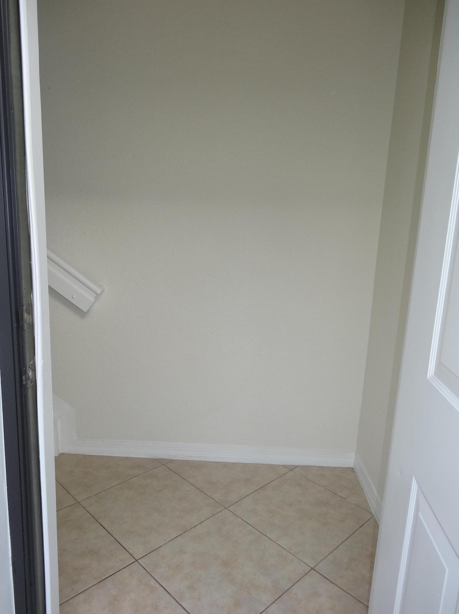 3056 Grandiflora Dr, Lake Worth FL  33467-2008 exterior