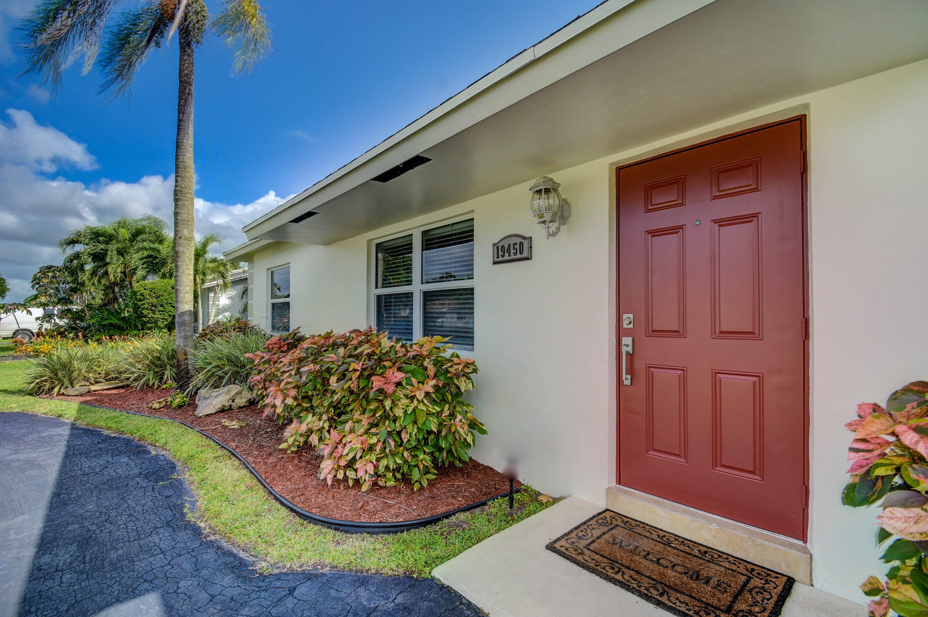 19450 Delaware Cir, Boca Raton, FL 33434
