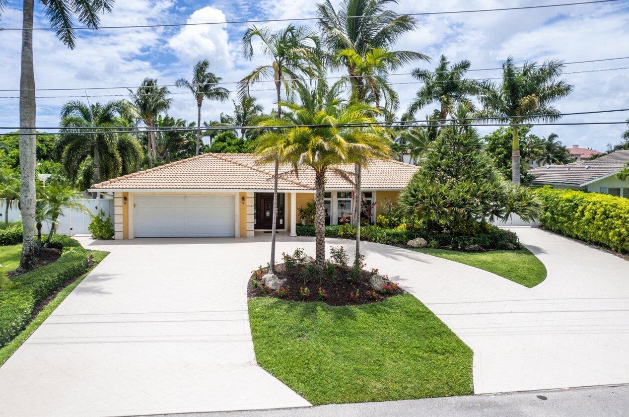 15 River Dr, Jupiter FL  33469-1950 exterior