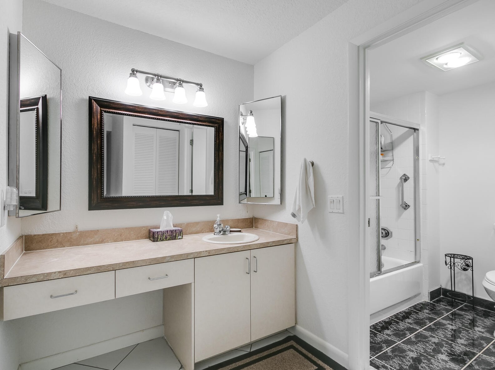 21213 Lago Cir, Boca Raton FL  33433-2115 exterior