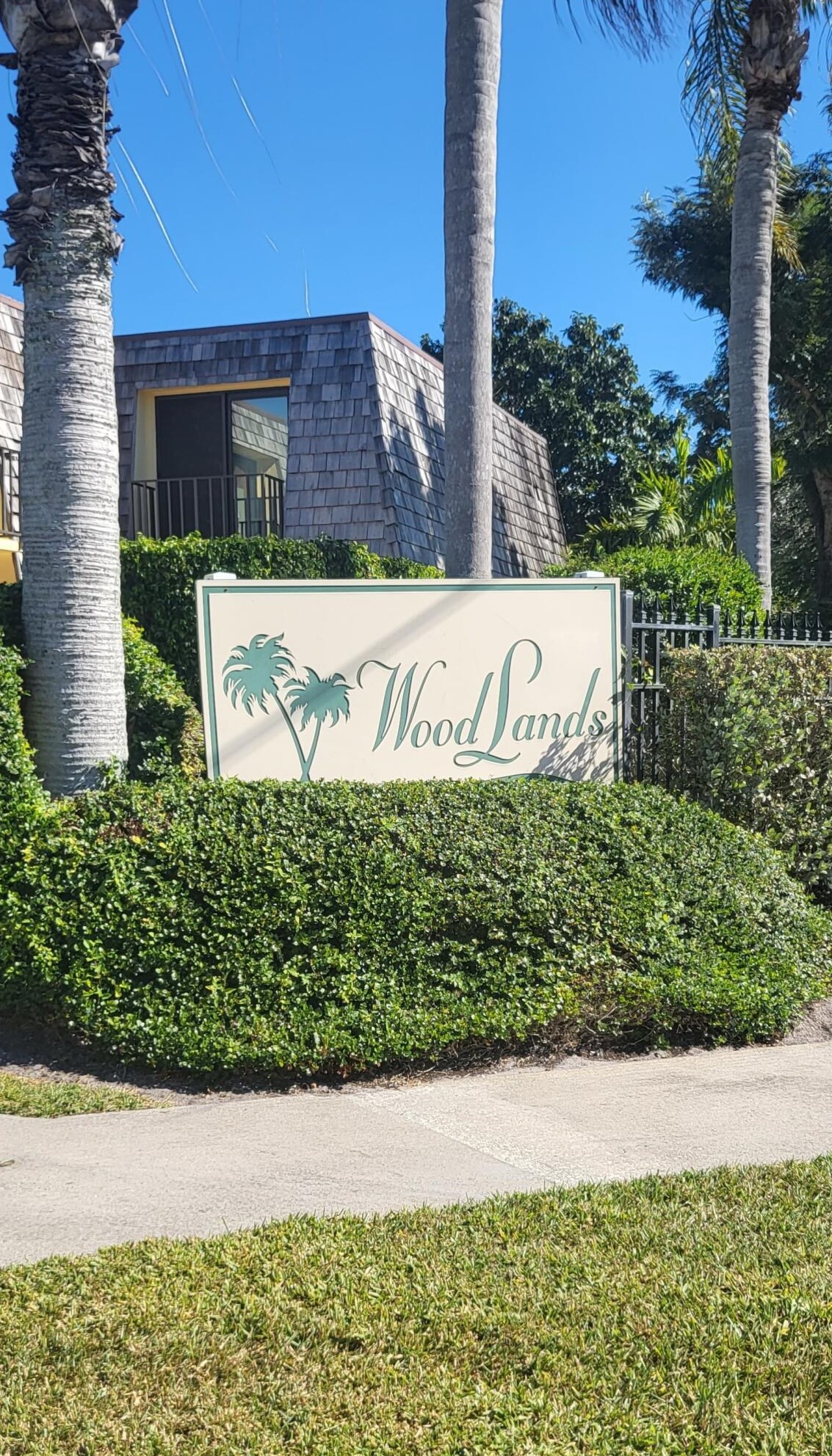 162 Woodland Rd, Lake Worth, FL 33461-1053