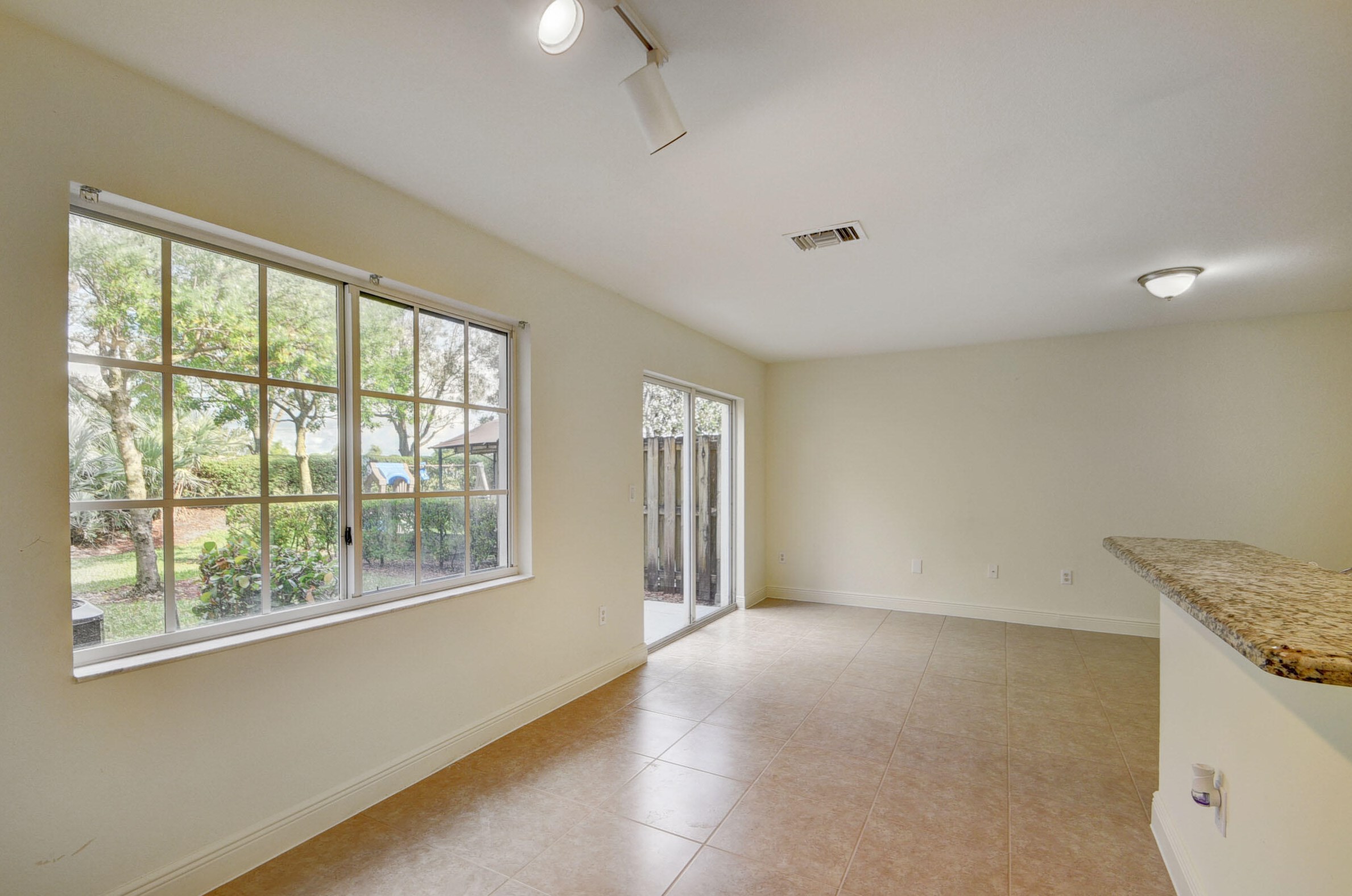 6623 Old Farm Trl, Boynton Beach FL 33437-7903 exterior