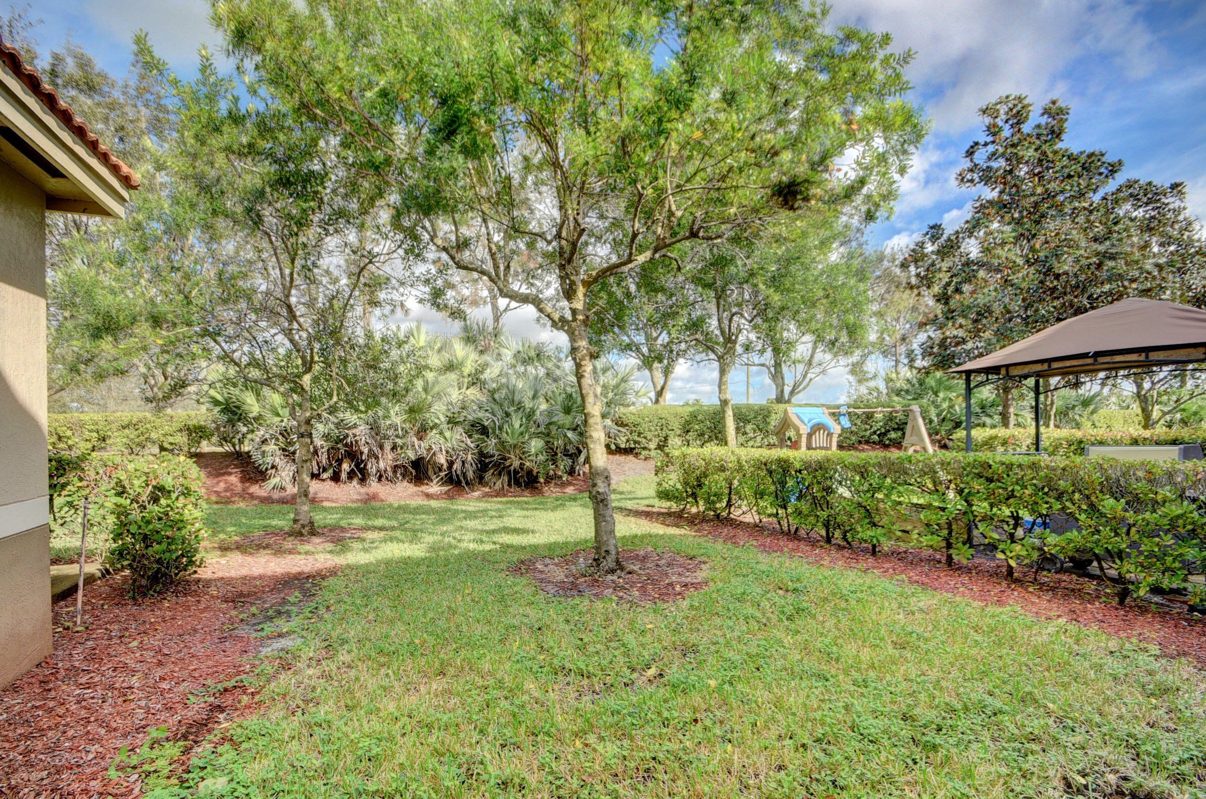 6623 Old Farm Trl, Boynton Beach FL 33437-7903 exterior