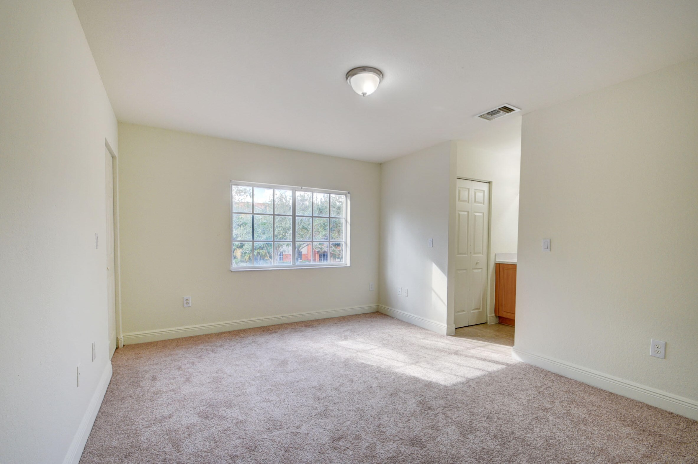 6623 Old Farm Trl, Boynton Beach FL 33437-7903 exterior