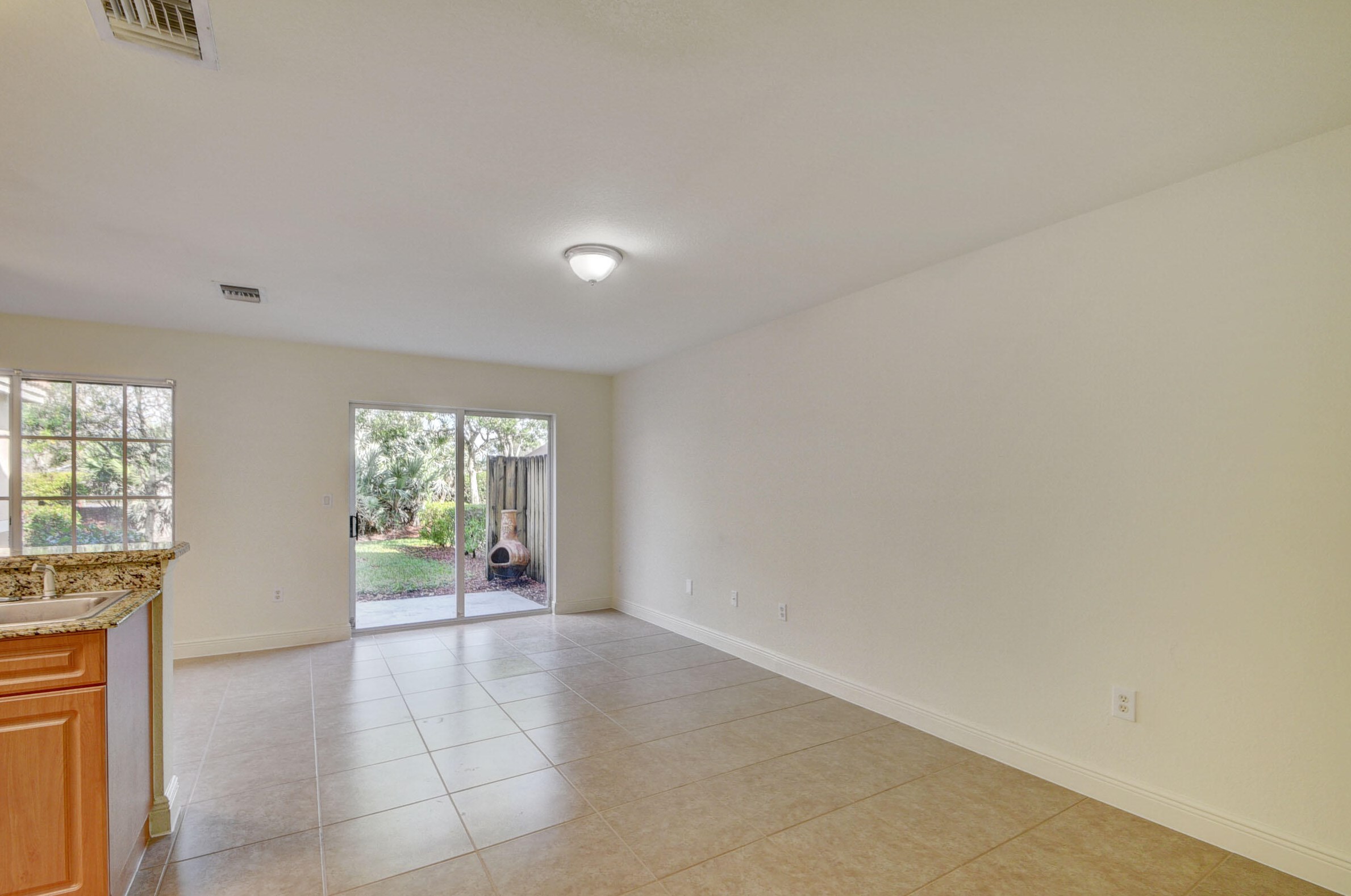 6623 Old Farm Trl, Boynton Beach FL 33437-7903 exterior