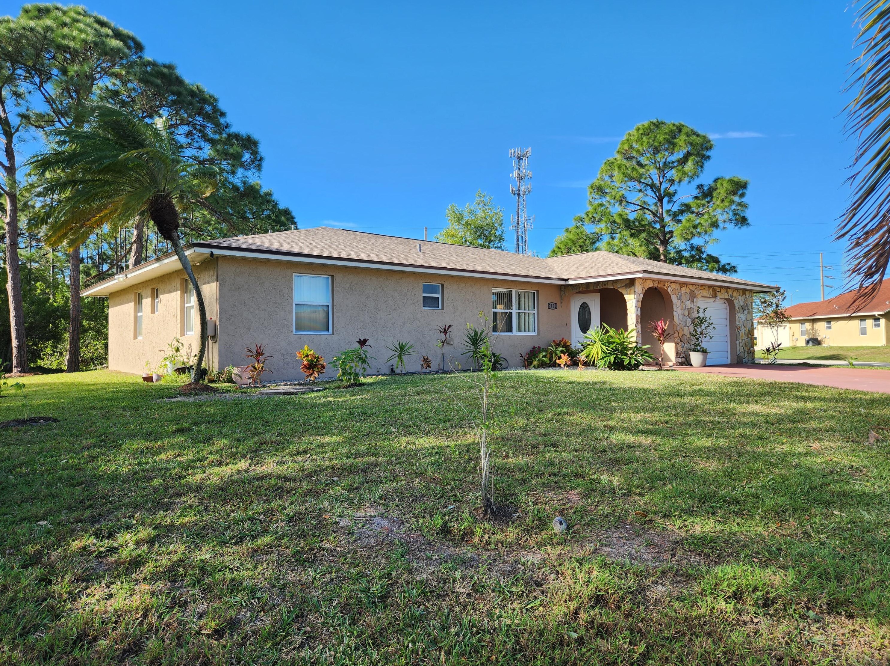 2102 Sw Burman Ln, Fort Pierce, FL 34984
