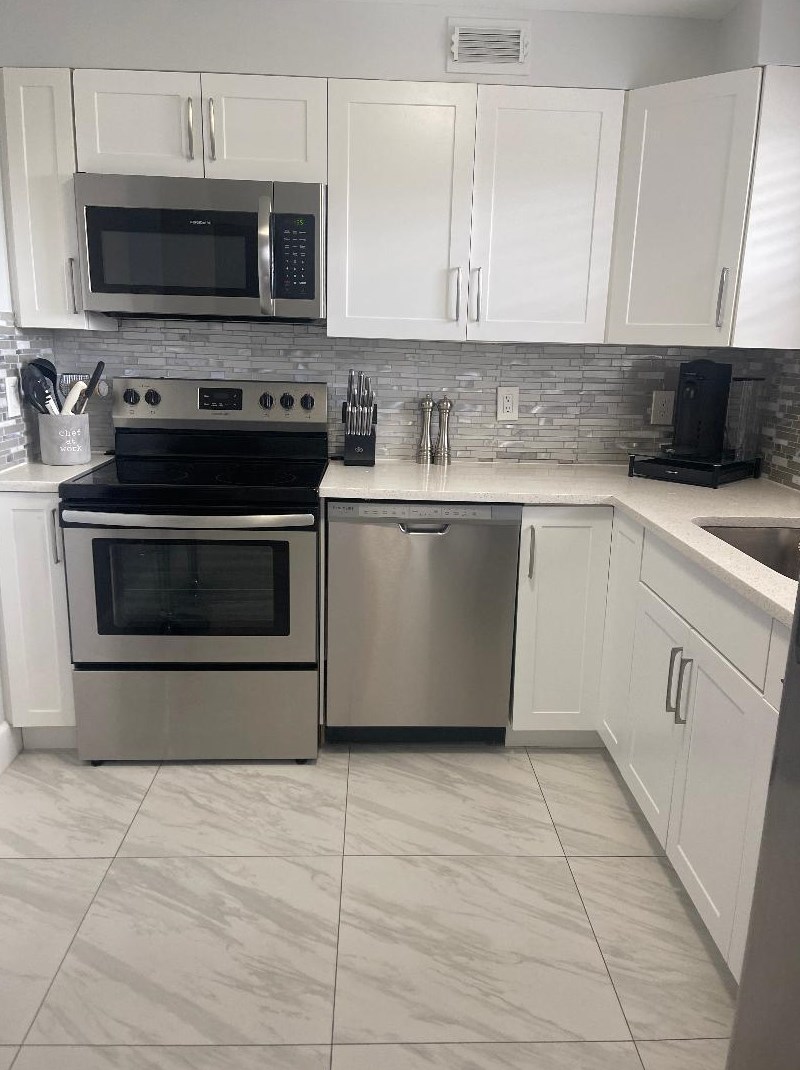 725 Lori Dr Apt 212, Lake Worth, FL 33461