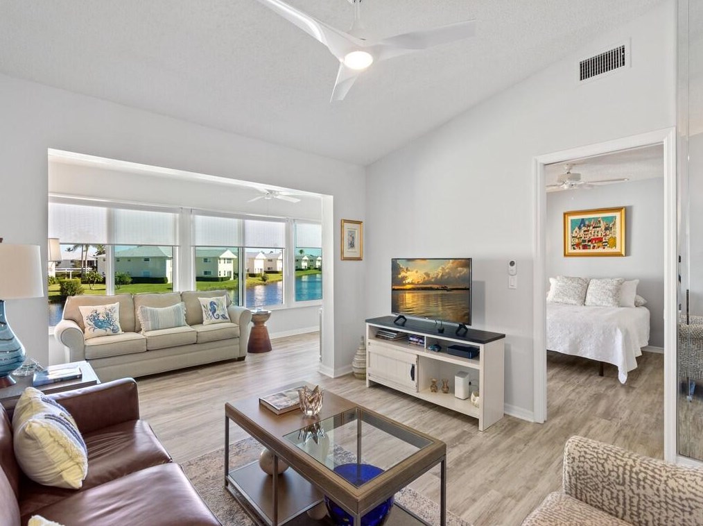 870 Lake Orchid Cir #206, Vero Beach, FL 32962