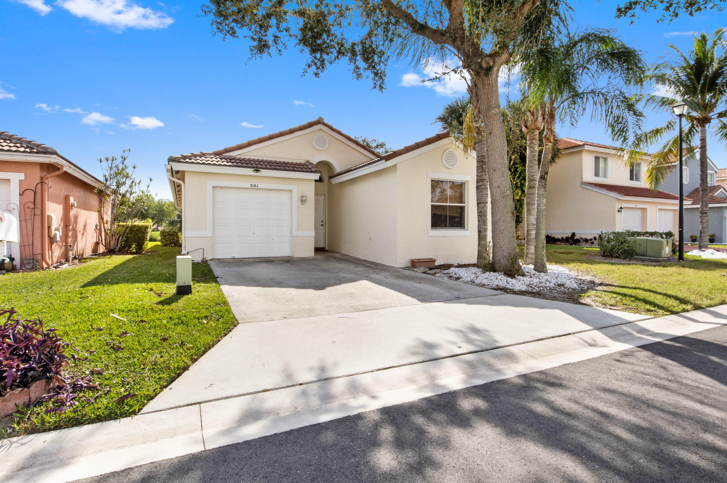 8161 Pelican Harbour Dr, Lake Worth, FL 33467-6849