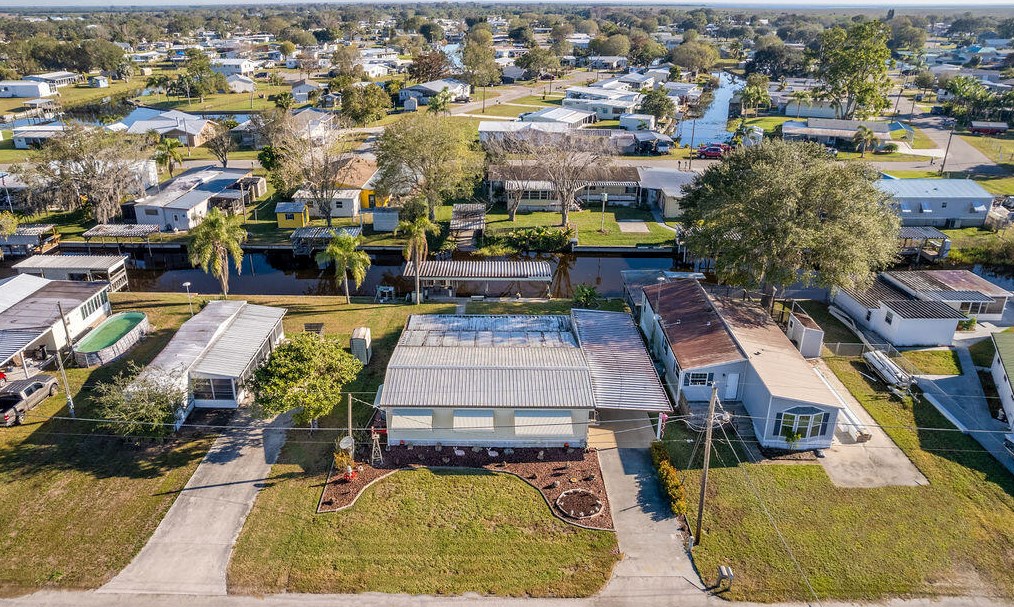 1067 Lime St, Okeechobee, FL 34974-0513