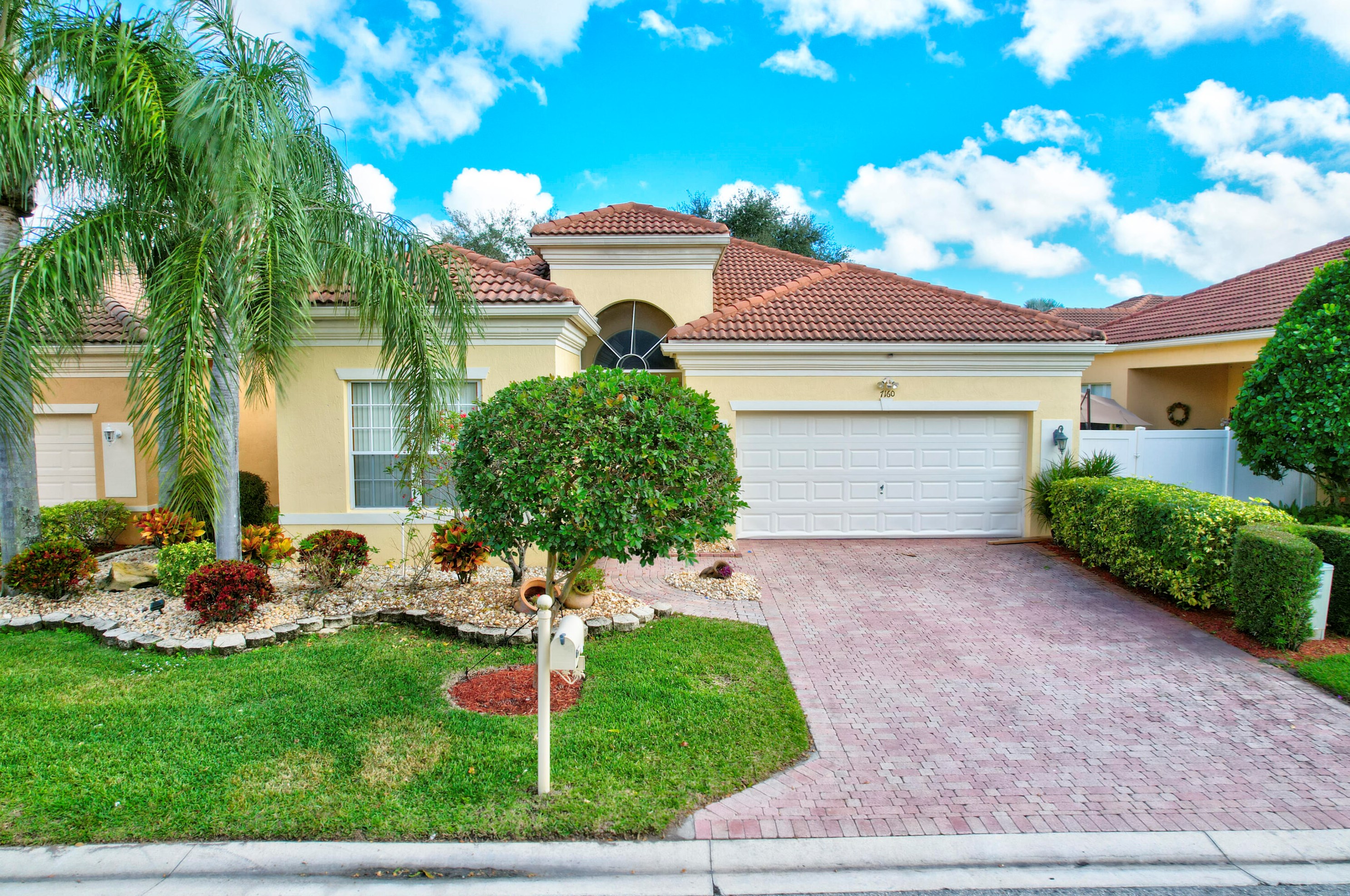 7160 Demedici Cir, Delray Beach, FL 33446