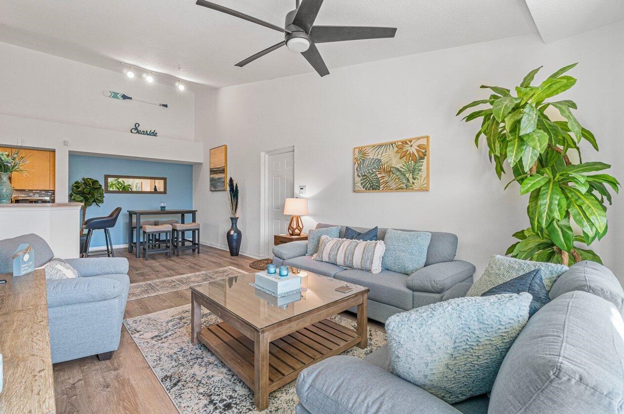 721 Villa Cir, Boynton Beach, FL 33435