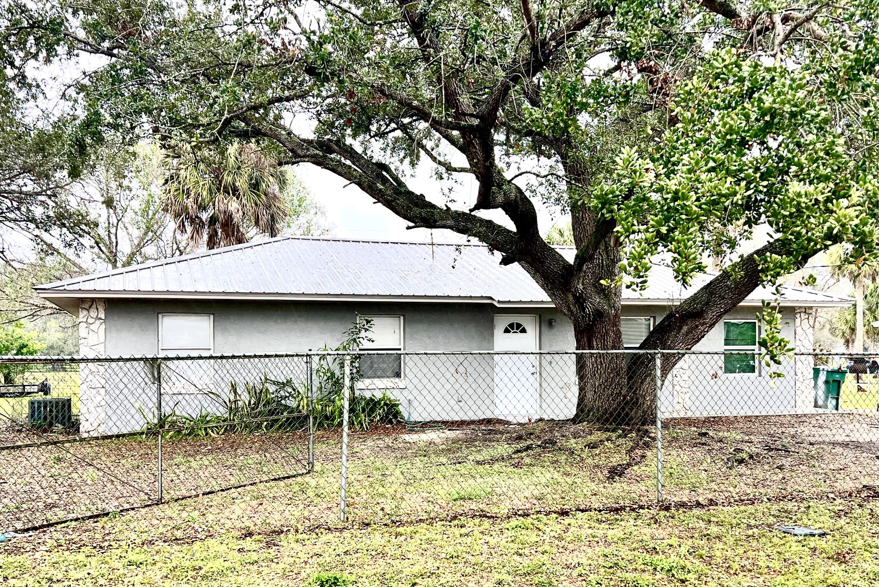 1022 3rd St, Okeechobee, FL 34972-2808