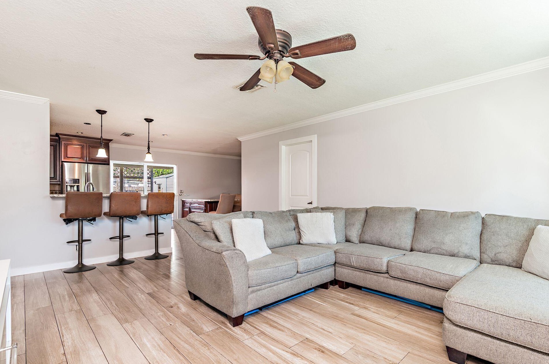 6677 Athena Dr, Lake Worth FL  33463-7253 exterior