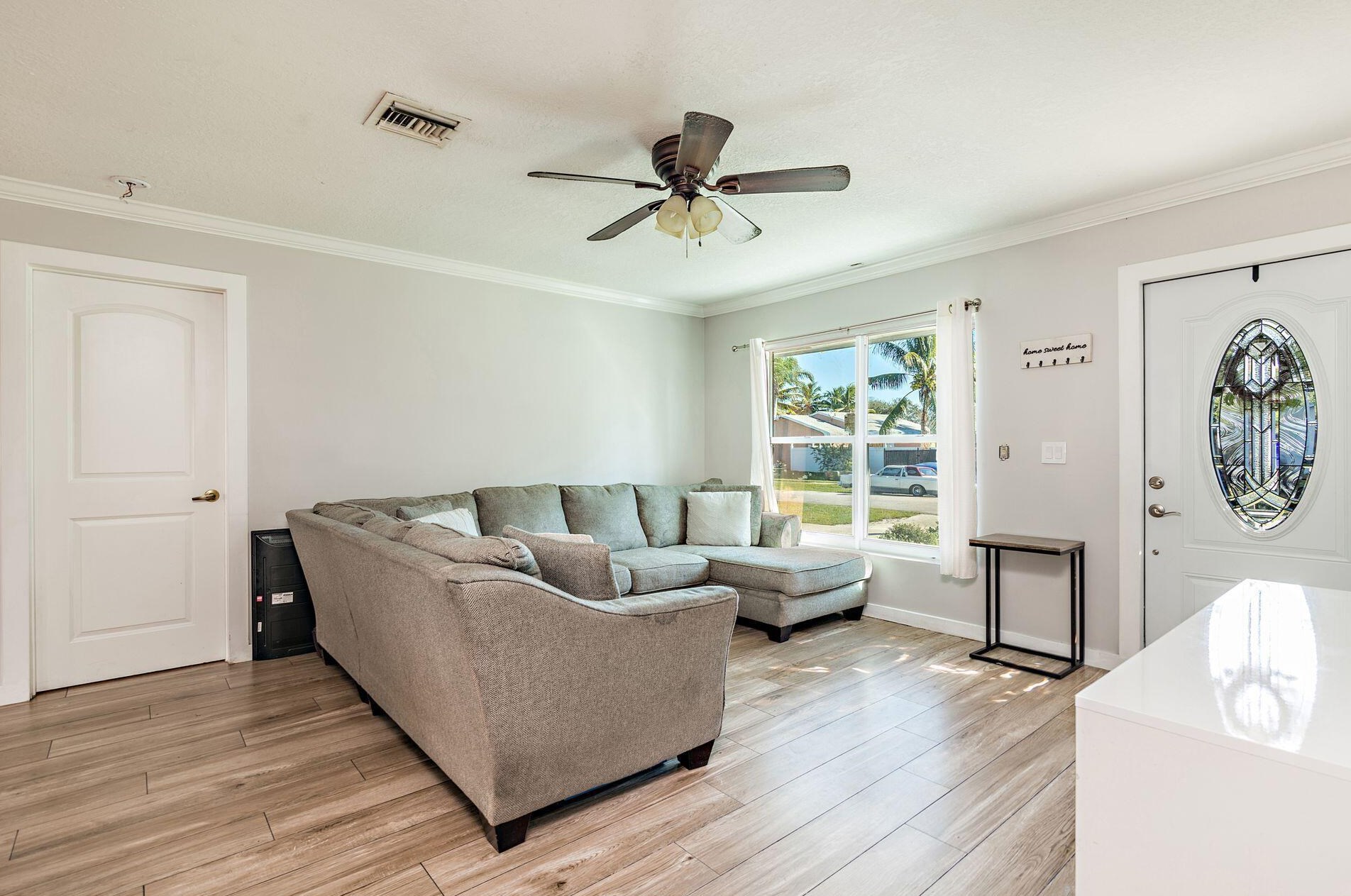 6677 Athena Dr, Lake Worth FL  33463-7253 exterior