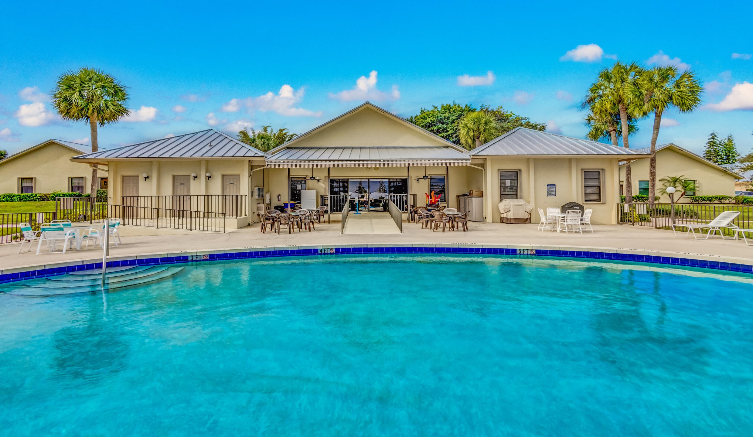 7723 Se Sugar Sand Cir, Hobe Sound, FL 33455