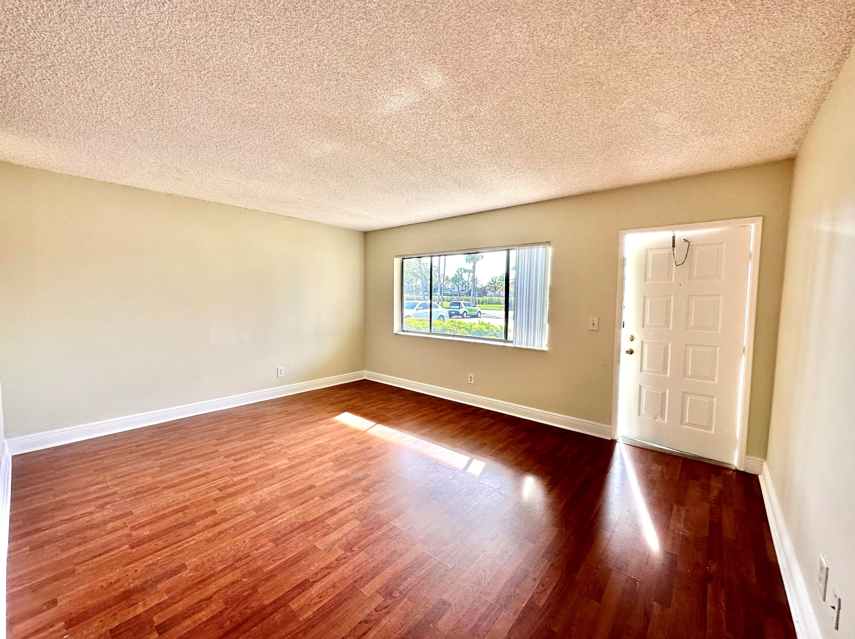 1405 Meadows Cir W, Boynton Beach, FL 33436