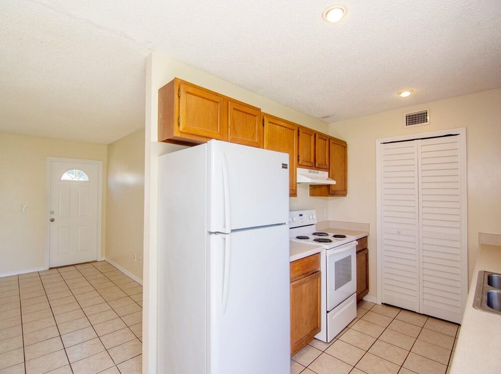 1190 Se Puritan Ln, Fort Pierce, FL 34983