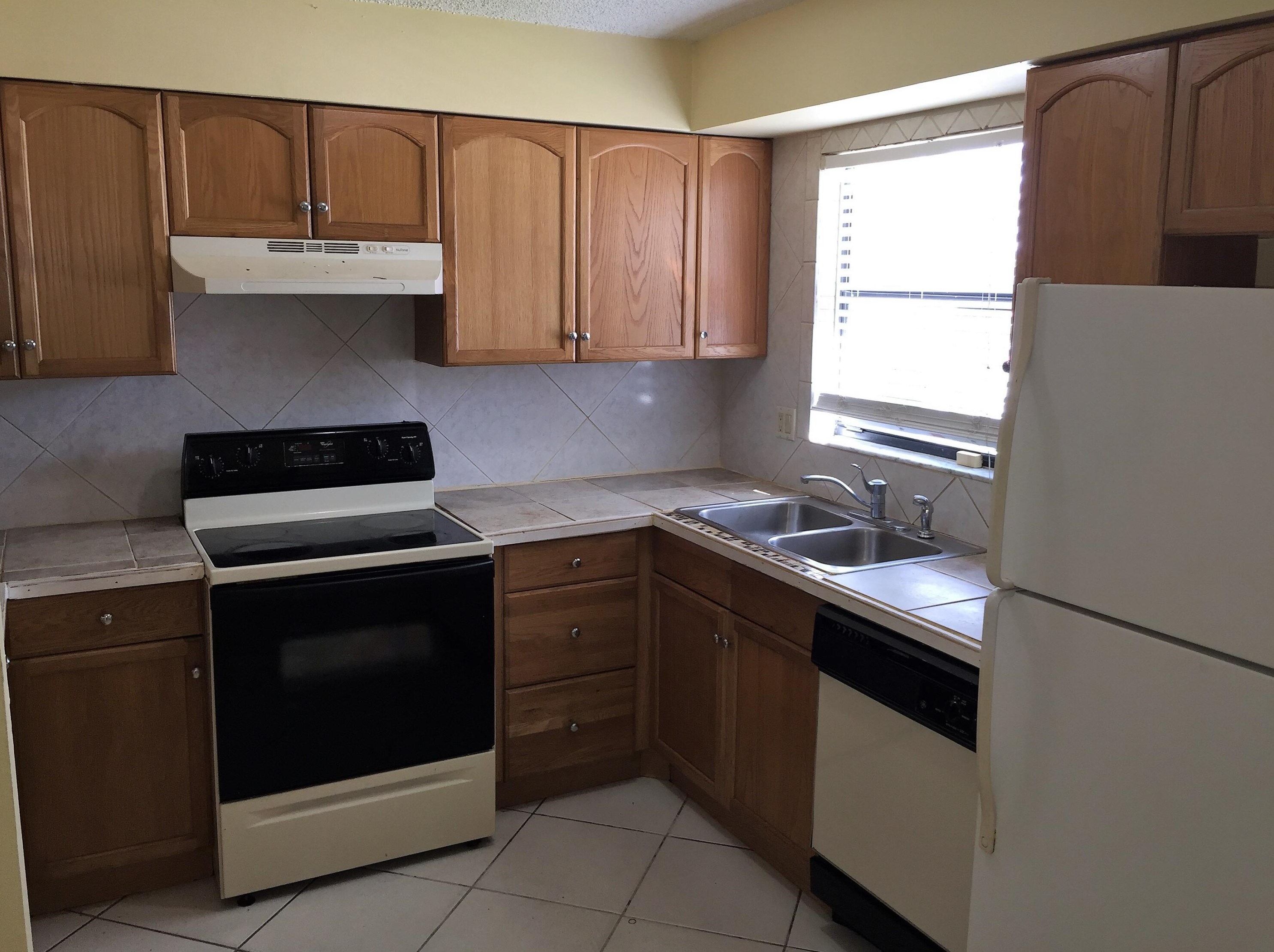 3705 Inlet Cir, Lake Worth, FL 33463-2316