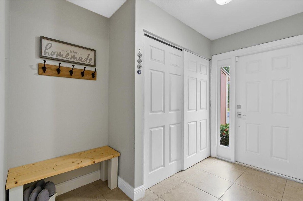 62 Maplecrest Cir, Jupiter FL  33458-7805 exterior