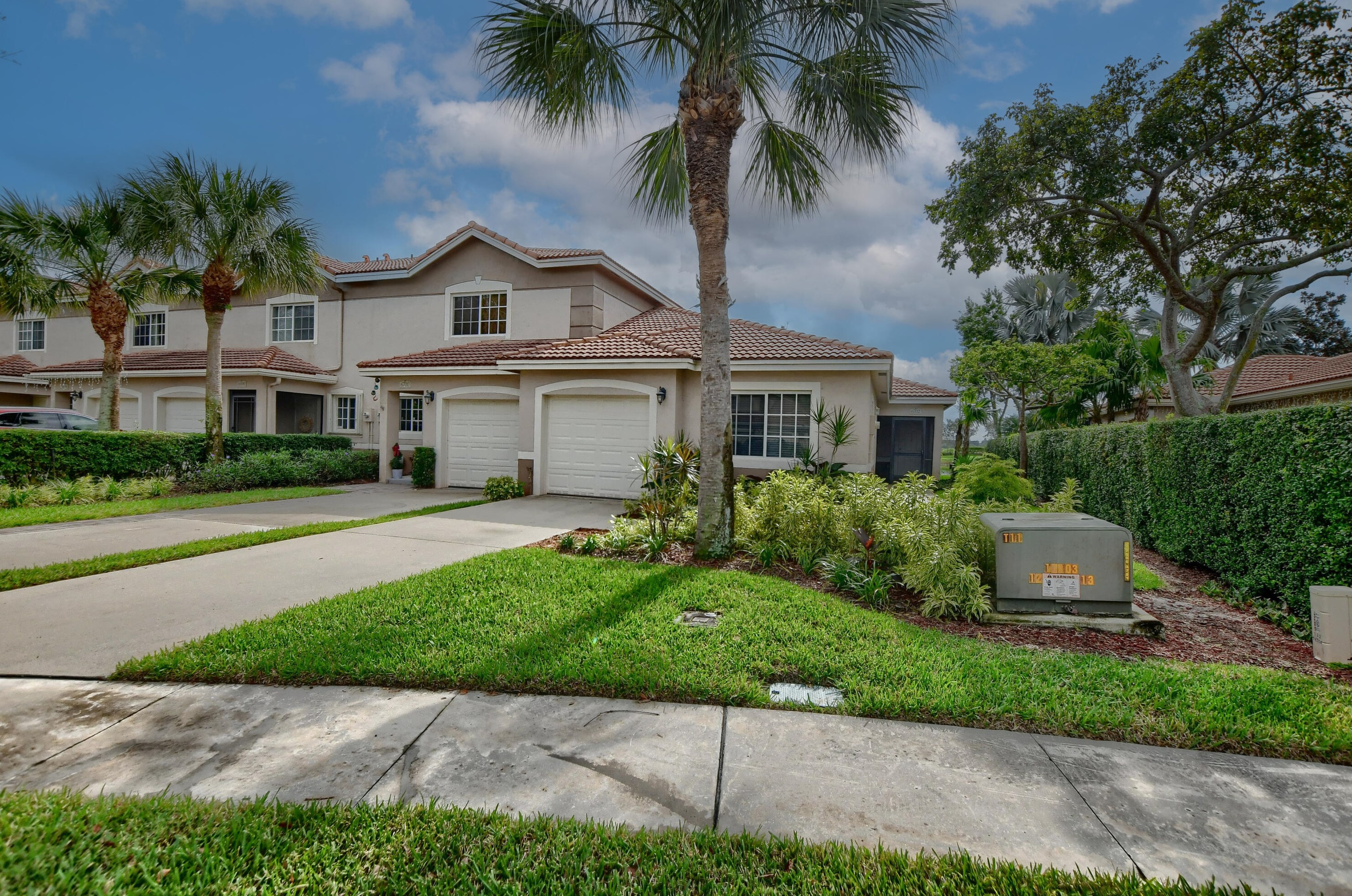 6702 Old Farm Trl, Boynton Beach FL  33437-7900 exterior