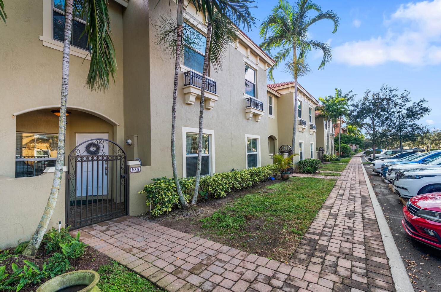 288 Lake Monterey Cir, Boynton Beach, FL 33426-8442