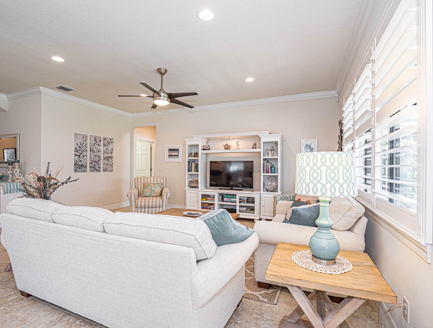 5483 Antigua Cir, Vero Beach, FL 32967