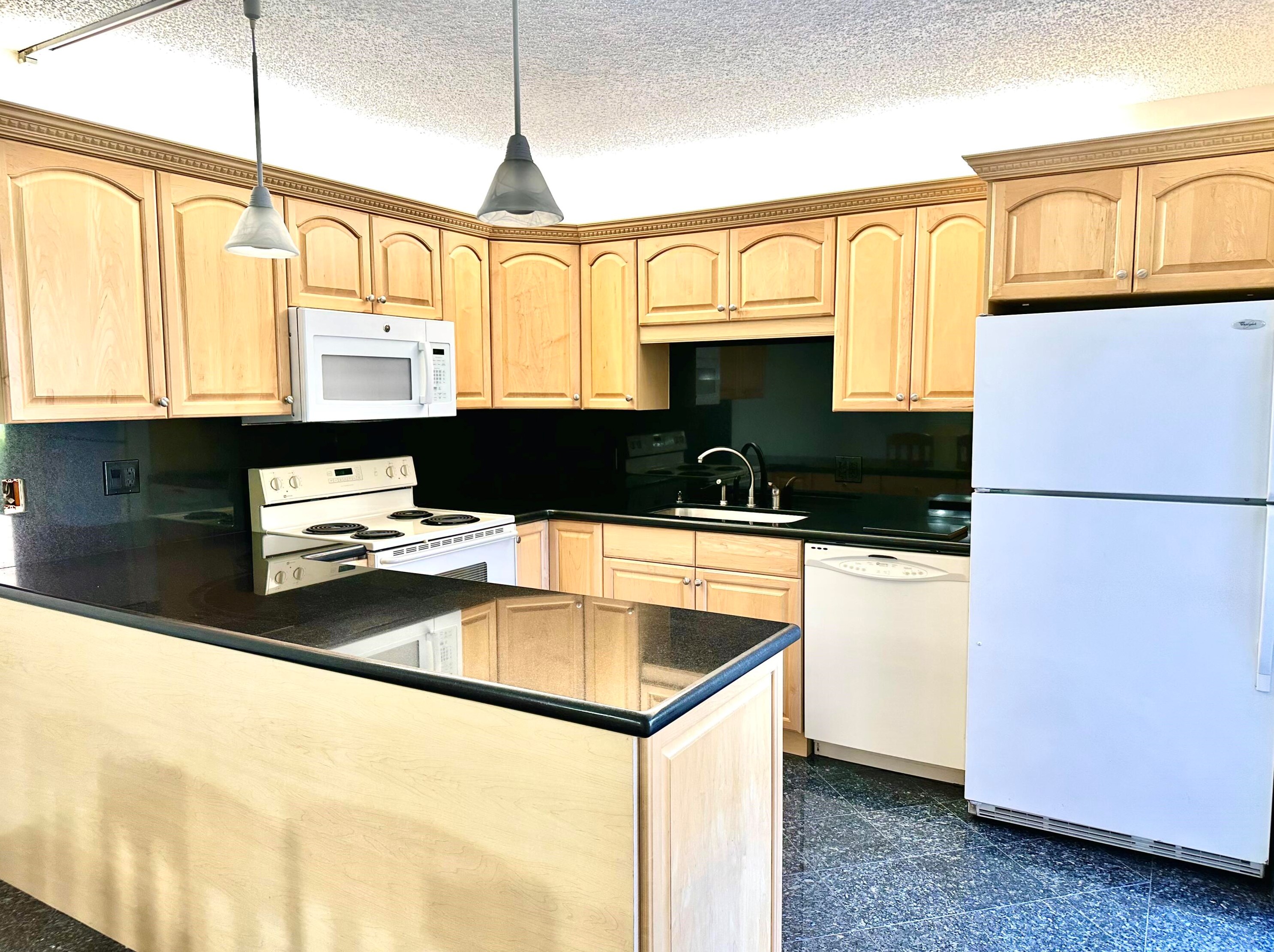 1613 16th Ln, Lake Worth, FL 33463-3562