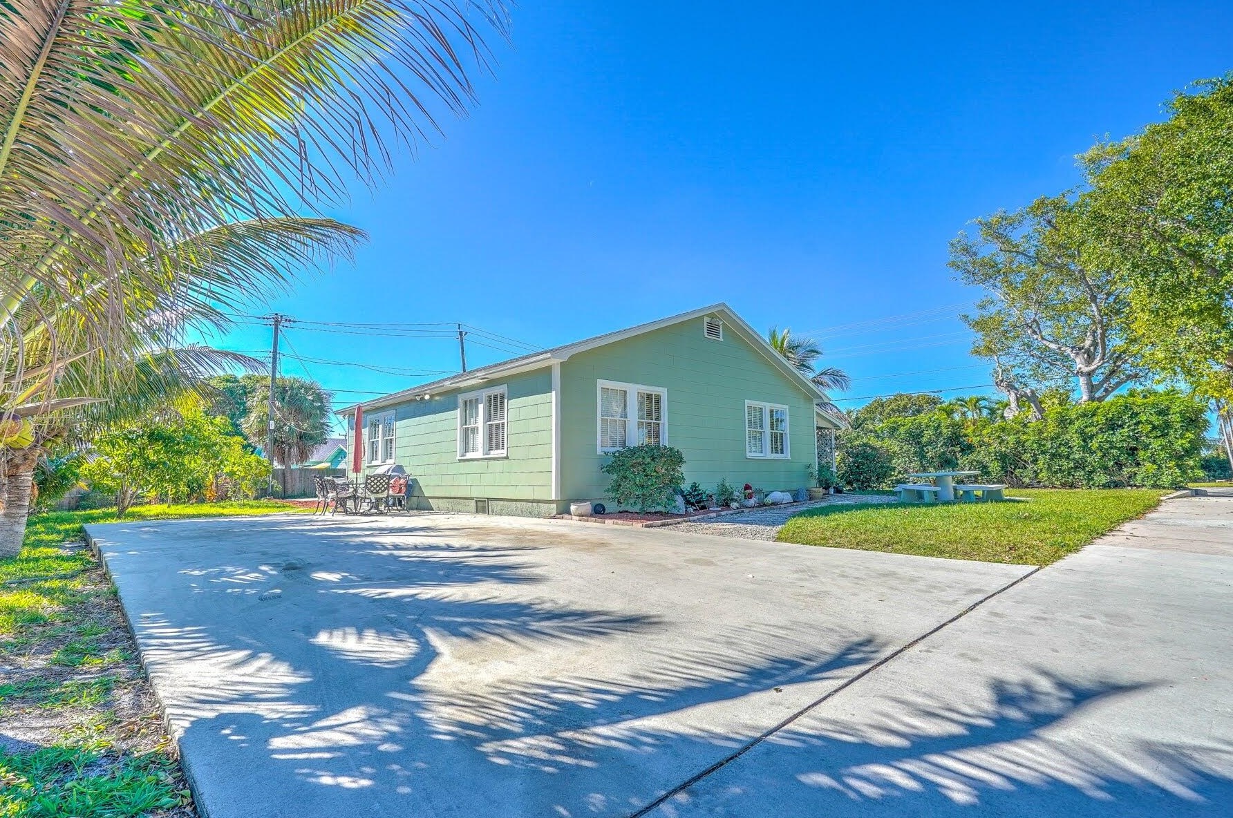 1617 Crestwood Blvd, Lake Worth, FL 33460-1754