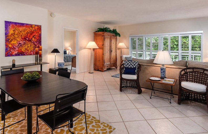 250 Bradley Pl #306, Palm Beach, FL 33480