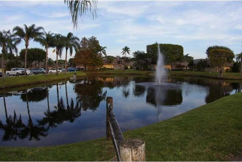 2368 Waterside Dr, Lake Worth FL 33461-2556 exterior