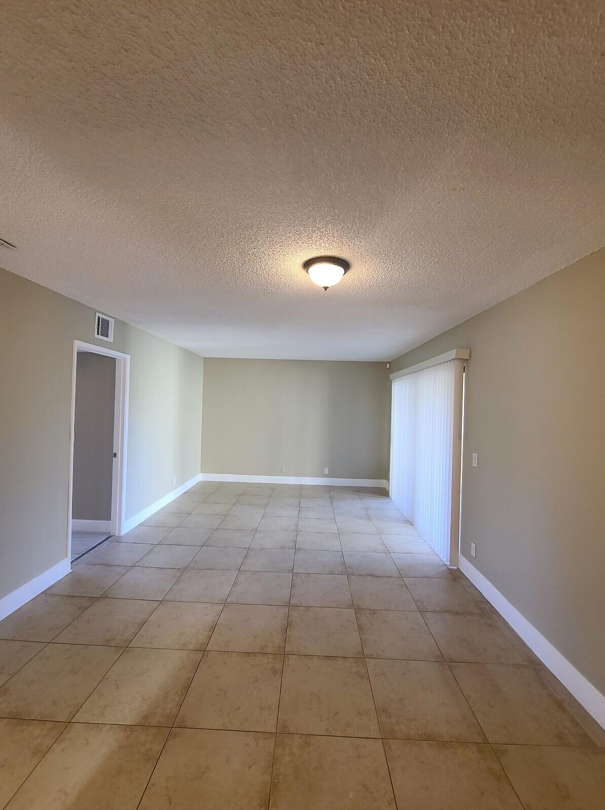 1525 Lake Crystal Dr #e, West Palm Beach, FL