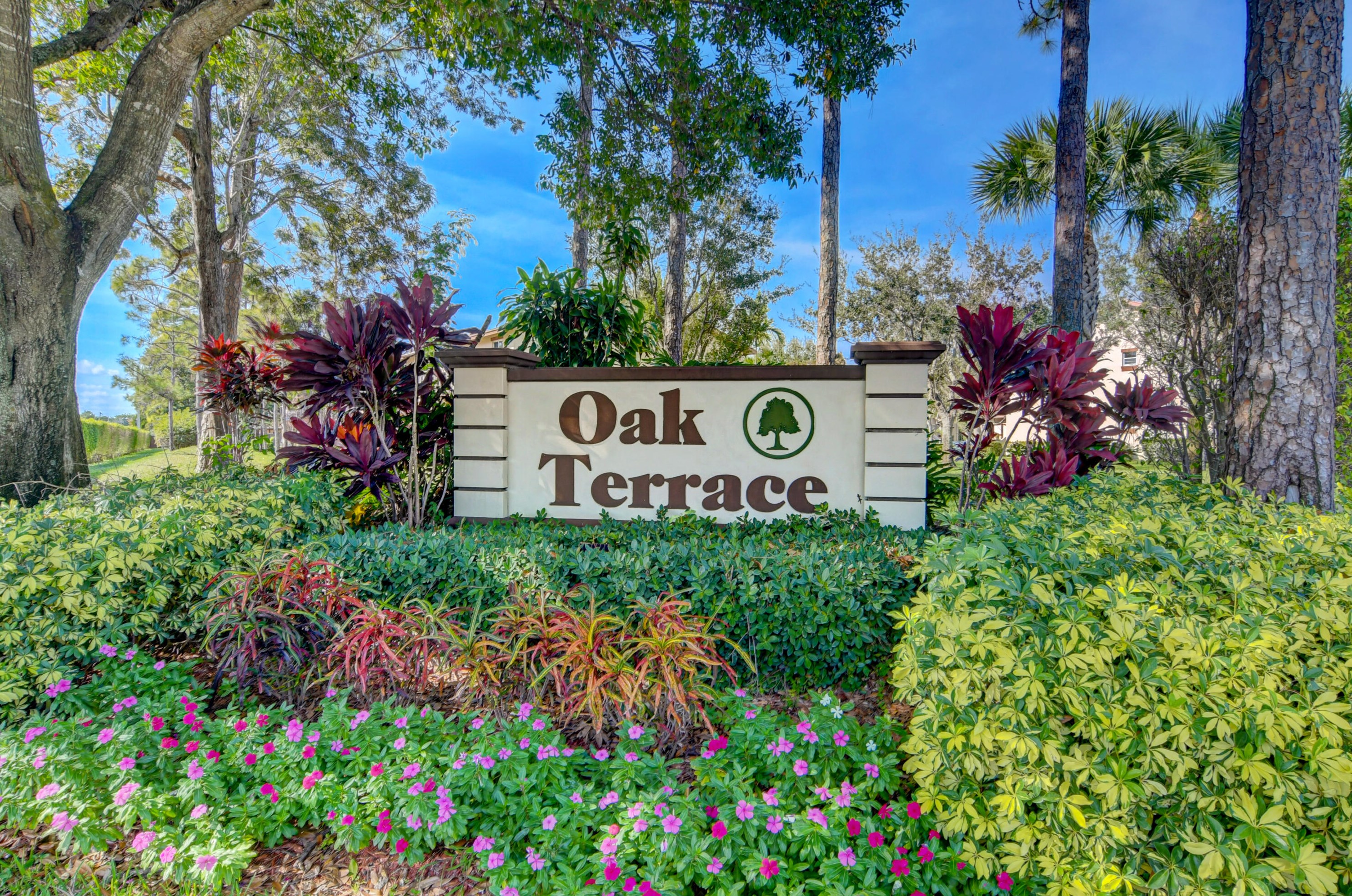 4547 Oak Terrace Dr, Lake Worth, FL 33463-3719