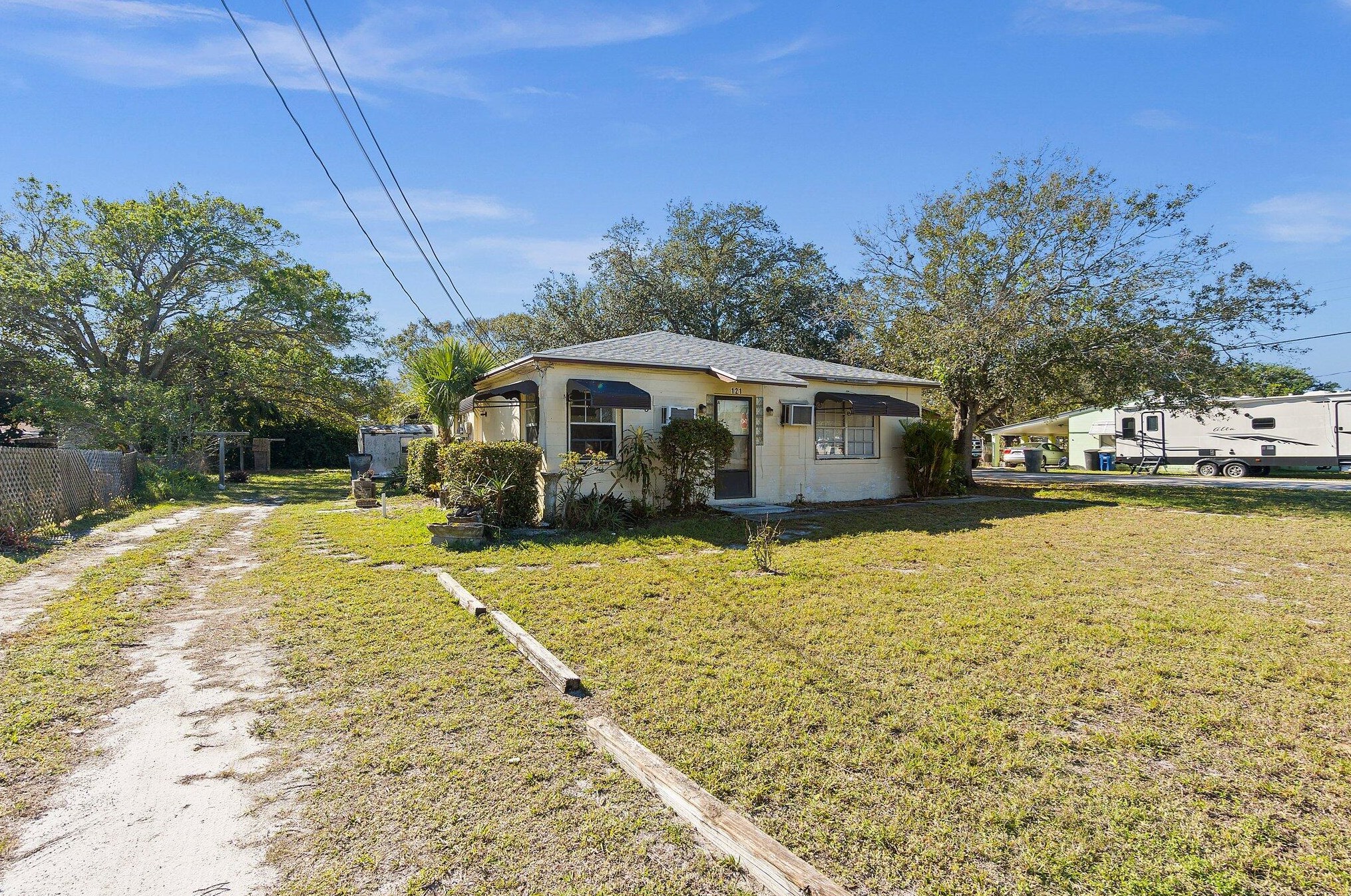 121 Indian Hills Dr, Fort Pierce, FL 34982